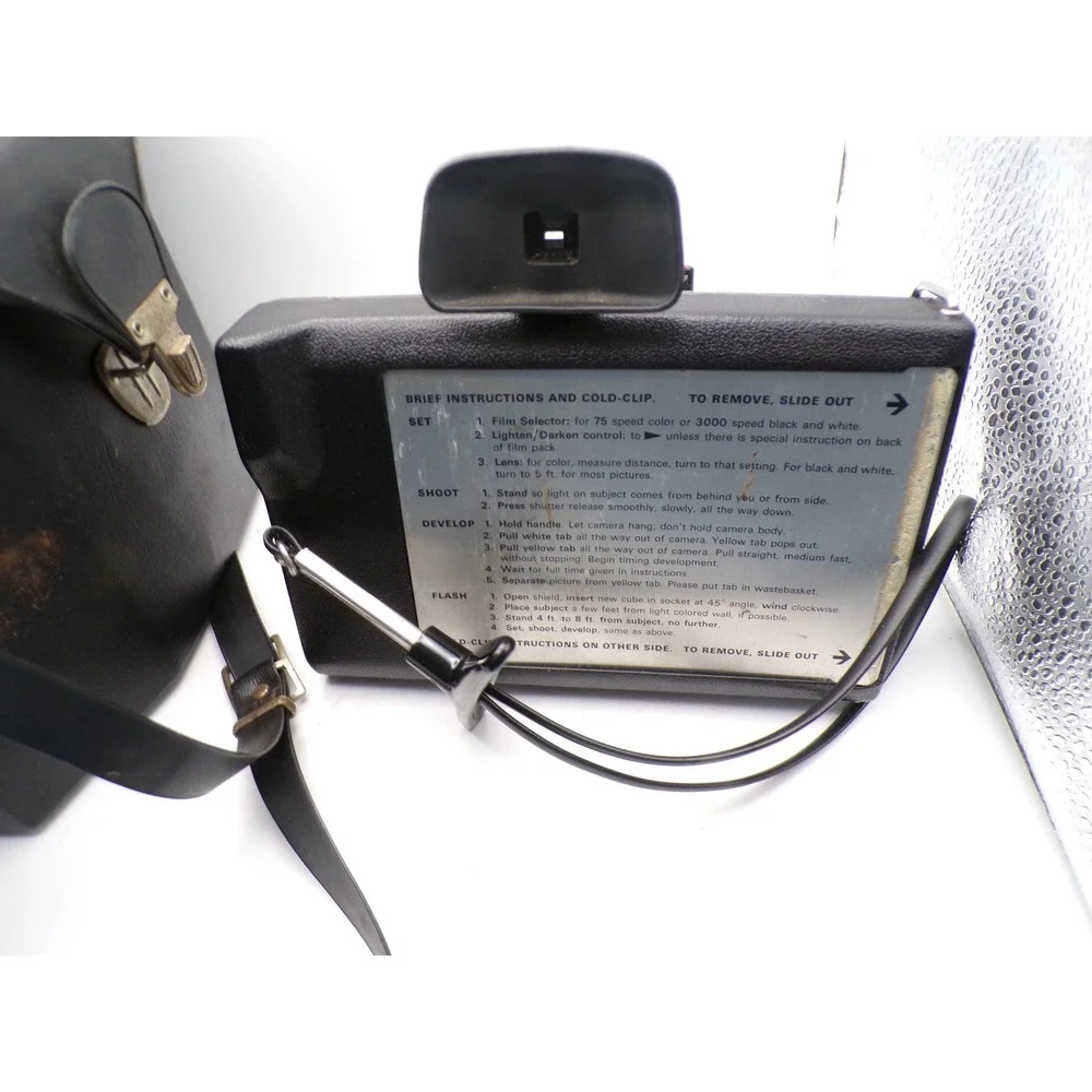 Vintage‎ Polaroid Colorpack III Land Camera with Case - Collectible Tested Works